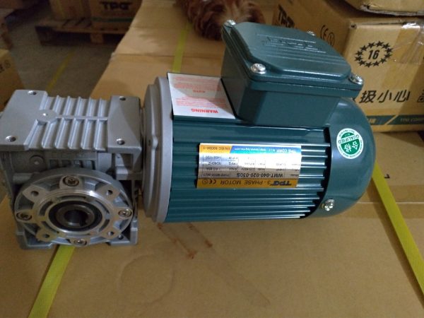 Hãng sản xuất: TPG Model: WM CÔng suất: 1/10-5Hp Tỉ số truyền 1/5-1/100 Xuất xứ: Taiwan Giá: 0938507168(vui long liên hệ) Bảo hành sản phẩm 12 tháng